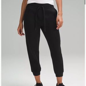 Lululemon Scuba High-Rise Cropped Jogger *Online Only